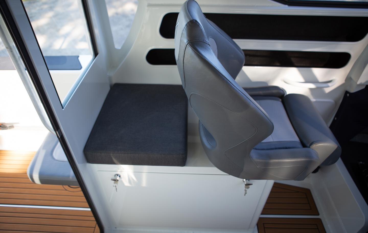 Wheelhouse Module with Large Pull Out Drawer and Bolstered Seat